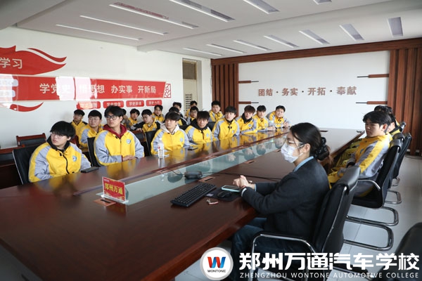 精準對接,職引未來 | 鄭州萬通校園招聘會助力學(xué)子駛?cè)搿懊利悺迸c“潮流”新賽道