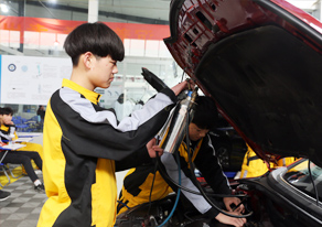鄭州萬通汽車學(xué)校教學(xué)模式